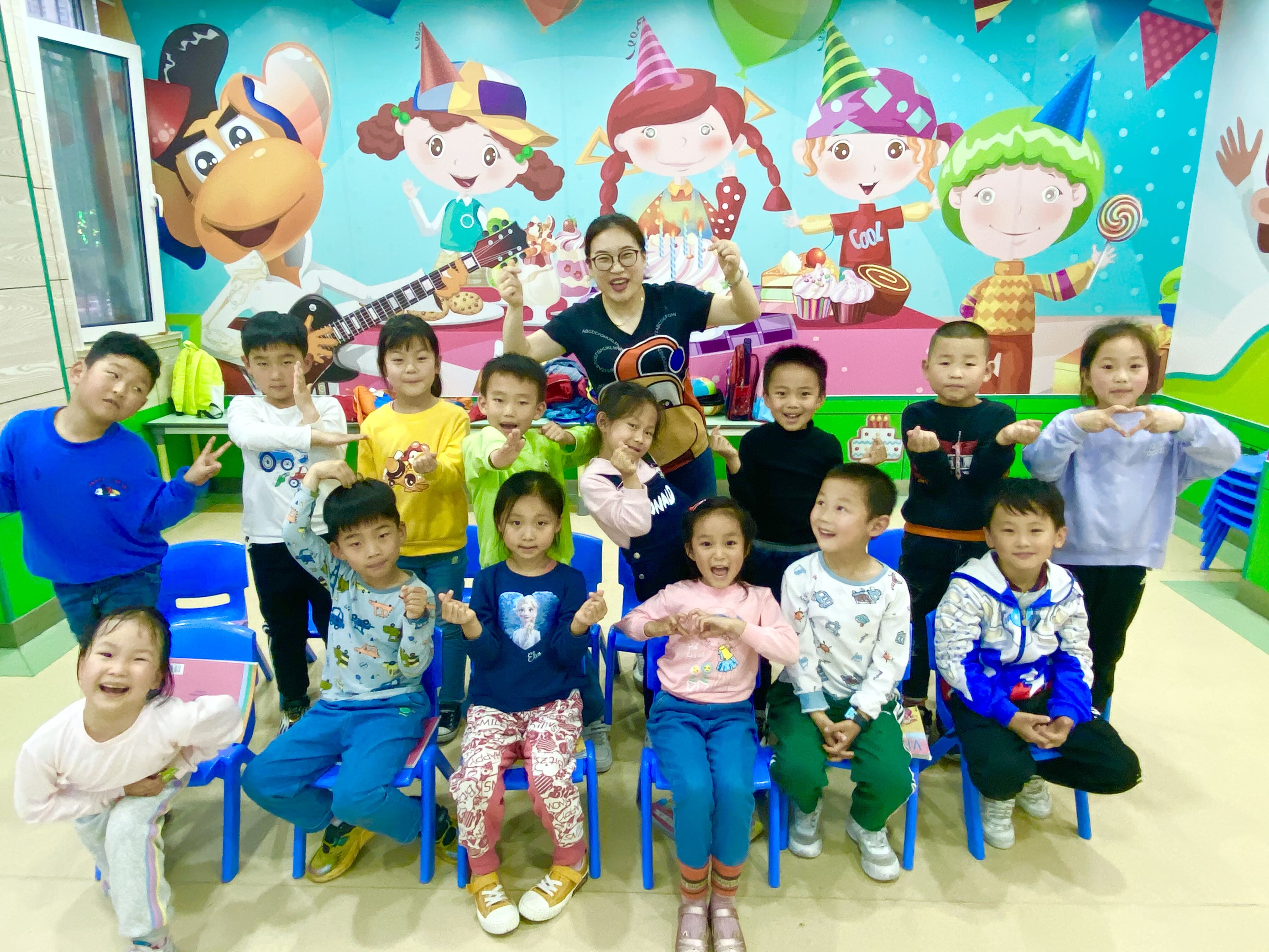 帮助儿孩子学习少儿英语 家长该怎么做？(图1)